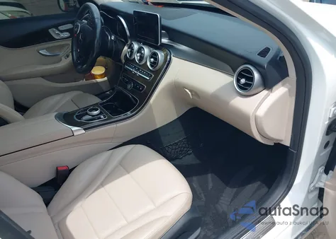 2017 Mercedes-Benz C 300 4Matic/Luxury 4Matic/Sport 4Matic z USA, uszkodzony, nr VIN WDDWF4KB3HR246228